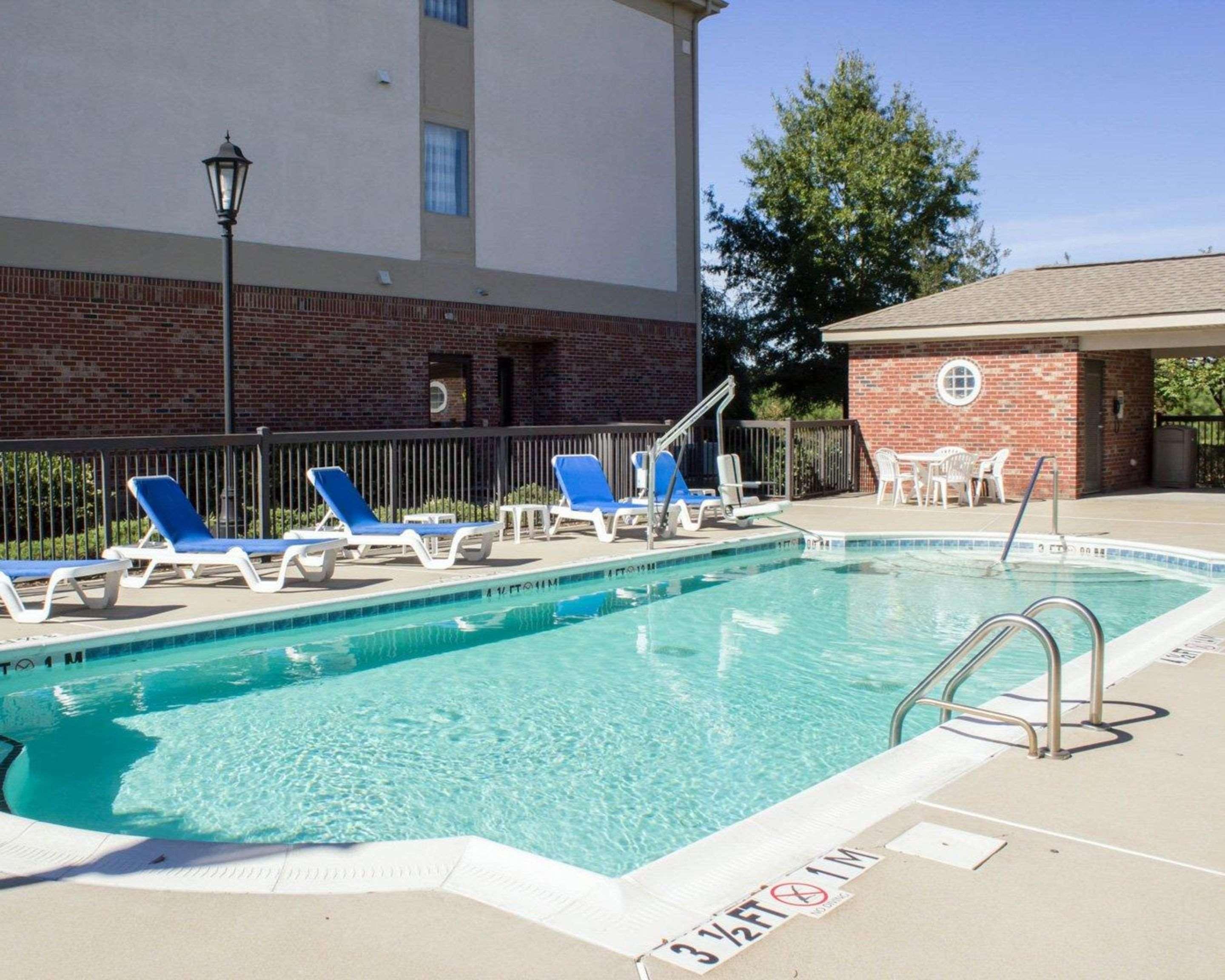 Sleep Inn & Suites Smithfield Near I-95 Exterior photo